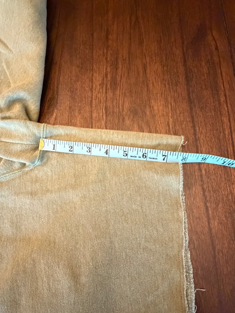 Hollister Men's Terry Fleece Comfy Sweat Shorts, Graphic, Army Green Size Medium - Picture 8 of 9